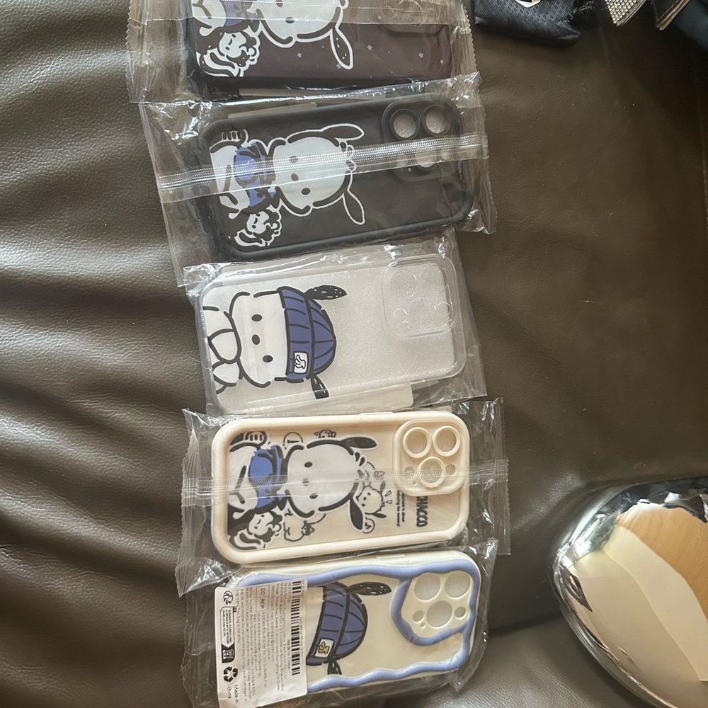 Pochocco iPhone 13 Pro cases